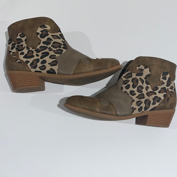 Leopard Pattern Ankle Booties - Brown - Picture 2 of 16